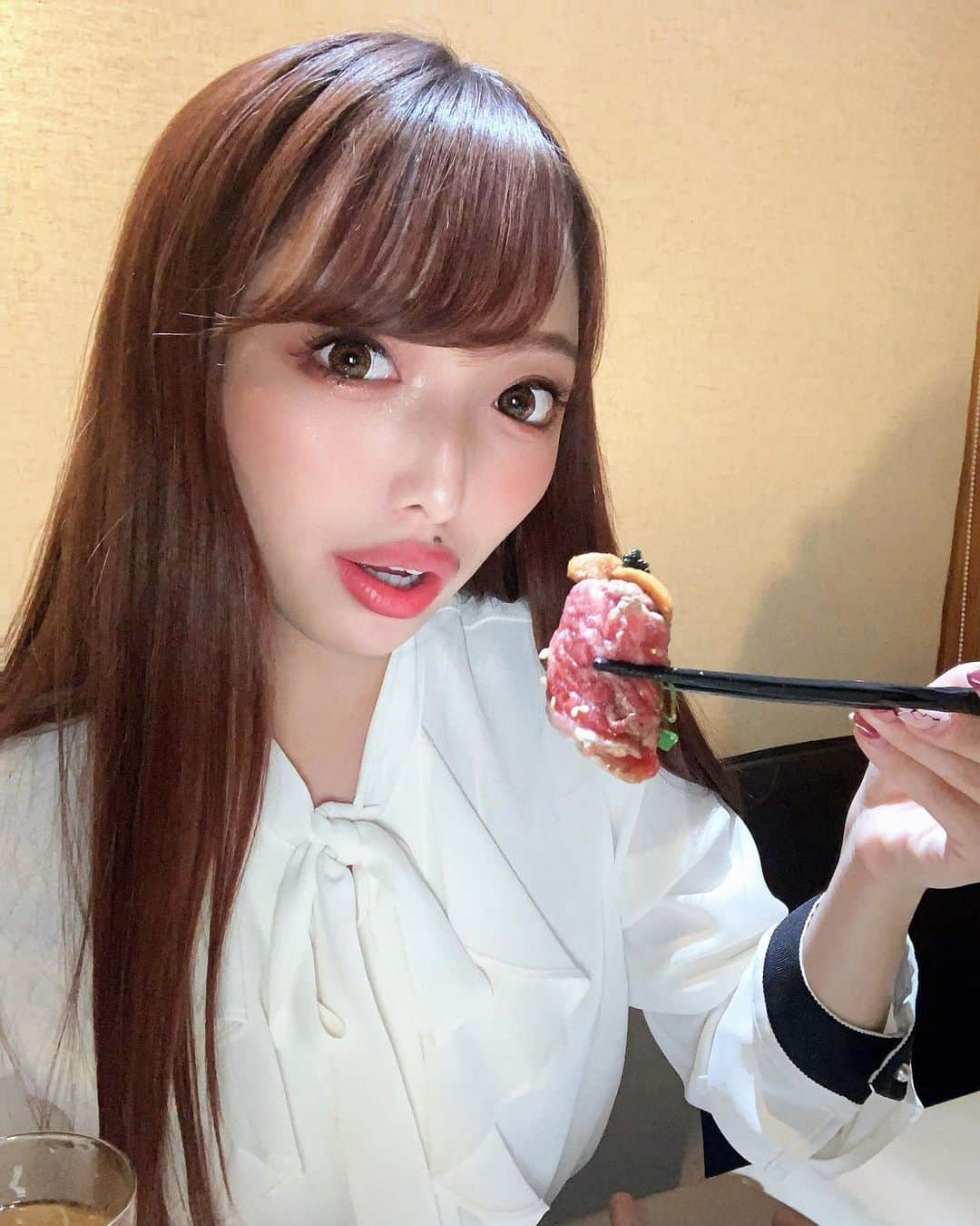 梨乃のインスタグラム：「﻿ ﻿ お仕事で大宮に行って、後輩ちゃんとお仕事終わりにご飯食べたよ🙈💕﻿ ﻿ ﻿ ﻿  北海道超堪能コースをいただきました❤️﻿ ﻿ ﻿ ﻿ その名の通り、海鮮から始まりインカのめざめのマッシュポテトや、巨大なちゃんちゃん焼き、ジンギスカンまで、北海道の名物尽くしのコースでした🦀﻿ ﻿ ﻿ ﻿ かなりボリュームがあって、おなかいっぱいになったよ🐮🌸﻿  ありがとうございました💋 ﻿ ﻿ ﻿ ﻿ ﻿ #北海道バルtokapu大宮店 北海道バルTOKAPU大宮店 #大宮居酒屋 #大宮グルメ #大宮バル #大宮サプライズ #北海道バル #大宮北海道 #大宮ジンギスカン #pr #トリドリベース」