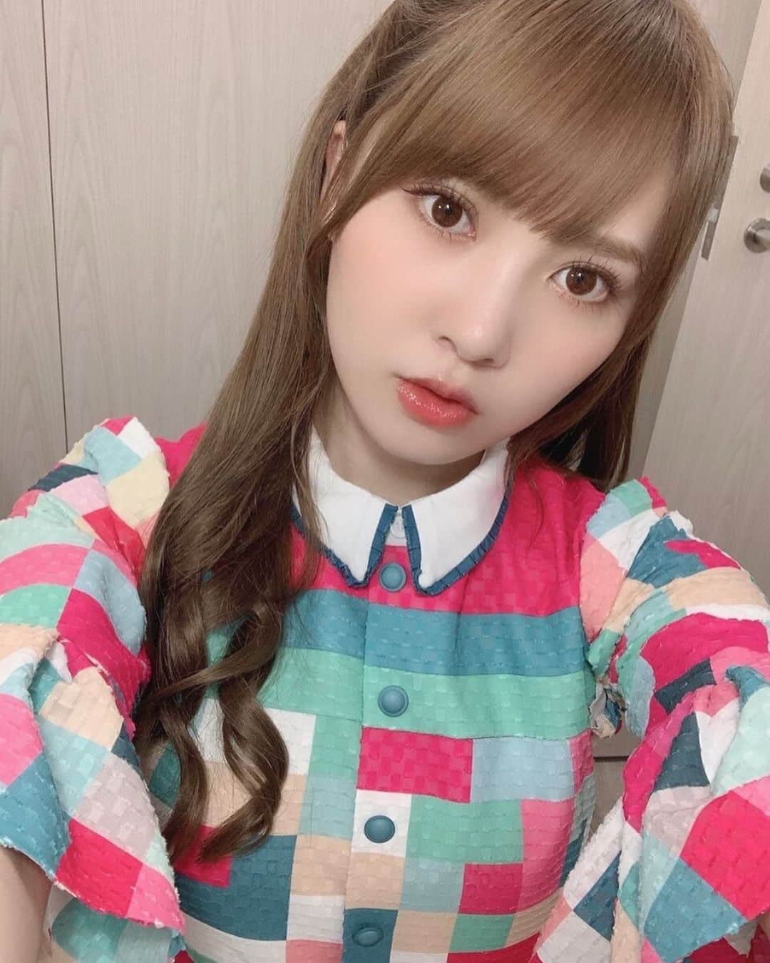 加藤史帆ファンアカウントのインスタグラム：「としちゃんのハーフツイン可愛くない！？！？ どの髪型も似合うなんて最強すぎるん😵 10/8ブログより #加藤史帆 #加藤史帆ブログ」