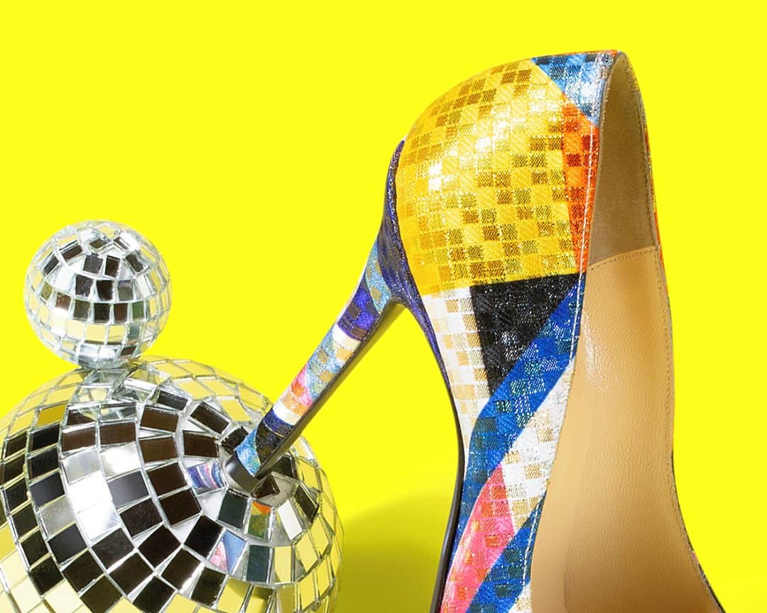 アレッサンドロオテーリさんのインスタグラム写真 - (アレッサンドロオテーリInstagram)「Never miss a chance to dance, always with your fav Oteri décolleté.⁣ This A 105 Cool Summer shoe is simply incredible! 💛⁣ .⁣ .⁣ .⁣ .⁣ #Aocolletcion #Alessandrooteri #Oterishoes #madeinitaly #luxuryshoes #shoes #luxurydecollete #shoesinspiration #Shoeslover #Milano #Milanoshoes #musthaveshoes #fashionable #chic #Highheels  #fashiondesigner #style #leathershoes #glamour #Oteriluxuryshoes #Shoesinspiration #Milan #Colorfulshoes #A105CoolSummer」10月14日 20時30分 - oteri_milano