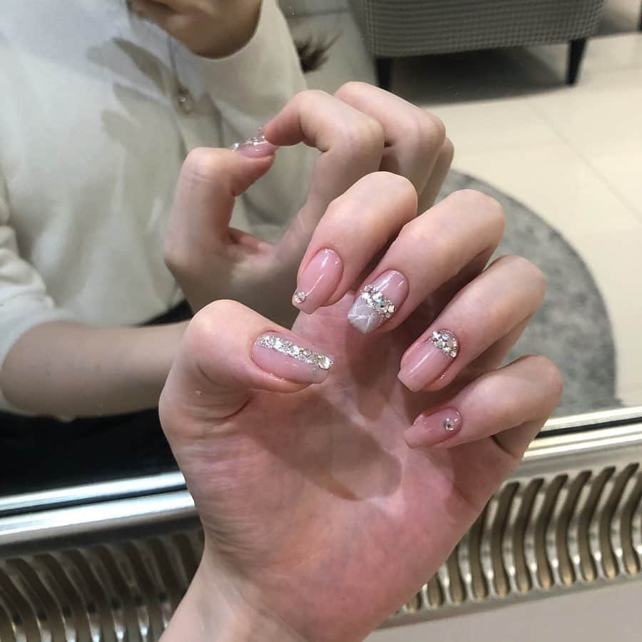 せいかさんのインスタグラム写真 - (せいかInstagram)「新しいネイルです💅 めっちゃ色々悩んで一緒に色々考えてくれて可愛いネイルにしていただきました。。。。 あいこさん(@_nail_tsuki_ ) 謝謝🥺」10月14日 20時42分 - 9815ks