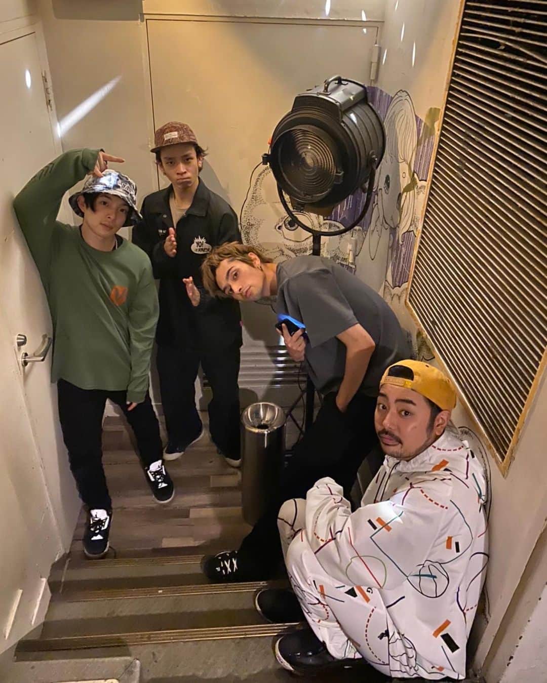 のインスタグラム：「keep it connected⛓⛓⛓ #crew #freestylebasketball #スティボ #stillballin」