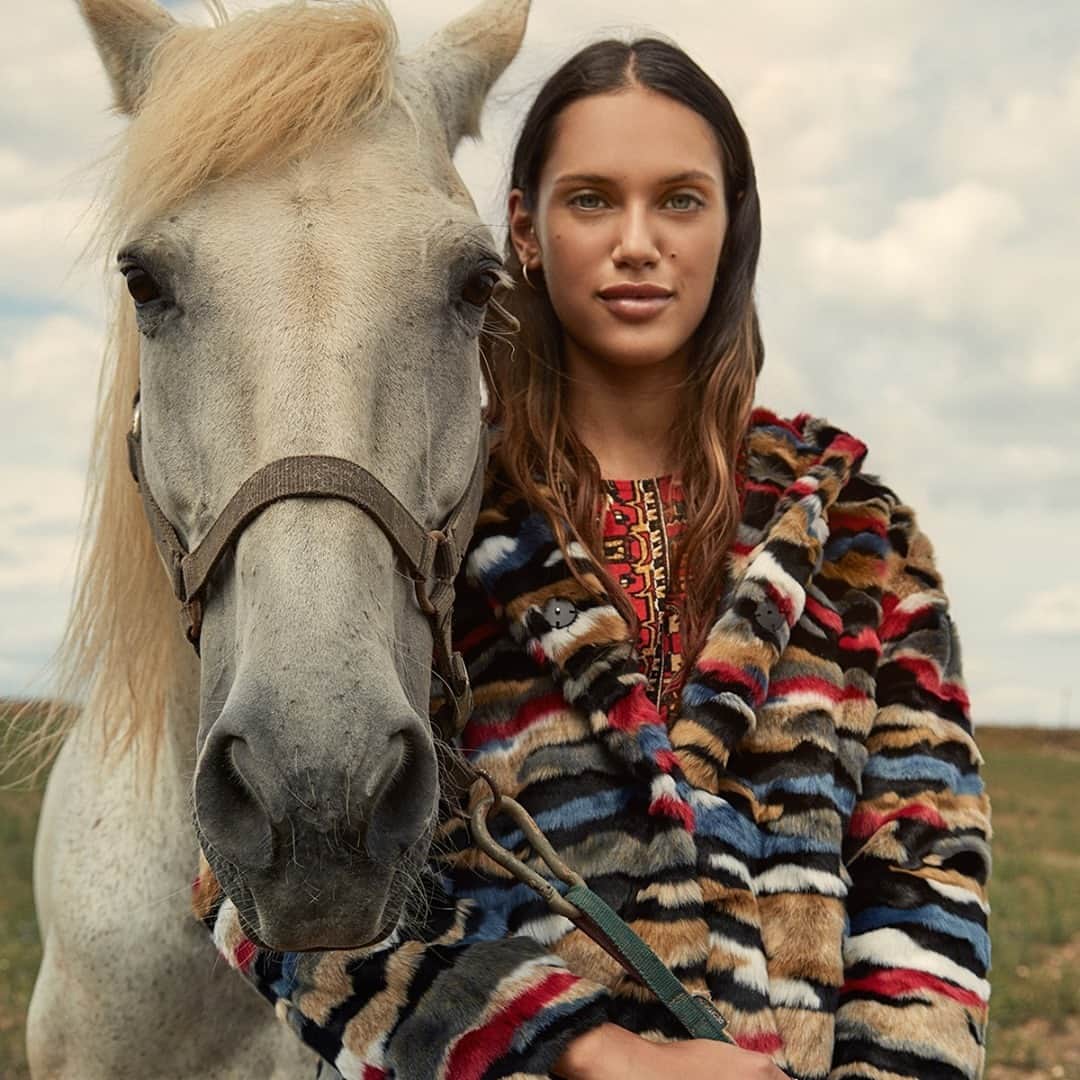 デシグアルのインスタグラム：「It’s coat season again! Are you feeling it?」