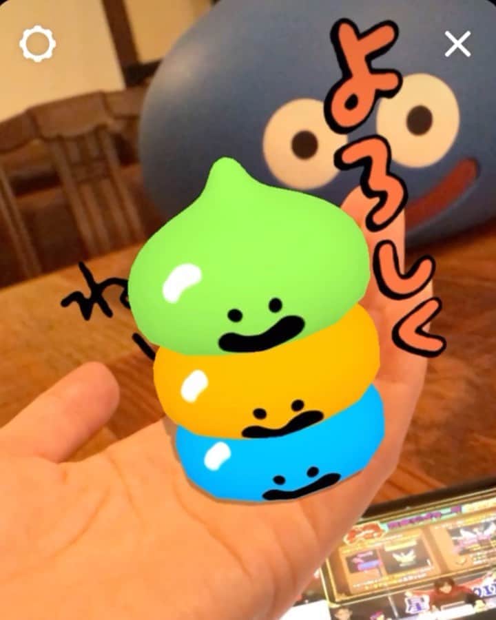 カナヘイのインスタグラム：「Instagram ARエフェクト！ 星のドラゴンクエストで描かせていただいたゲーム内スタンプがARになって可愛く動いております…！🙏✨ぜひ遊んでみてください✨ Instagram星ドラ公式アカウントから保存できます☺️ #星ドラ5周年」