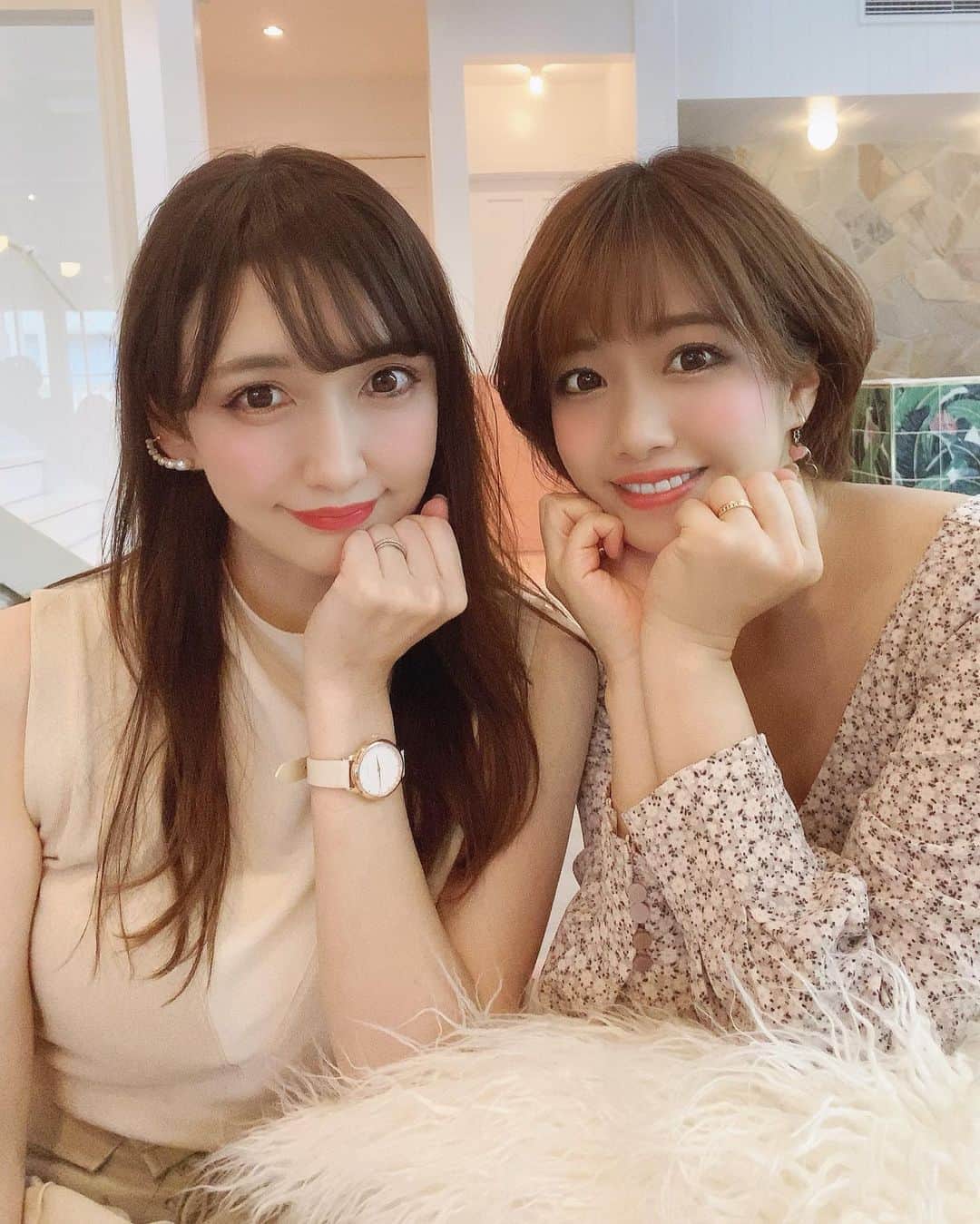 のインスタグラム：「. あみちゃんと横浜デート💗 かわいすぎるカフェ　@thebeach_yokohama でたくさん写真撮ってきた😚🎈  @liakulea_japan の腕時計はクーポンコード「momomja」 の使用で10％OFF！  ※本日より1年間有効🙋🏻‍♀️  . #腕時計 #liakulea #腕時計 #時計 #腕時計倶楽部 #手元倶楽部#リアクレア#pr」