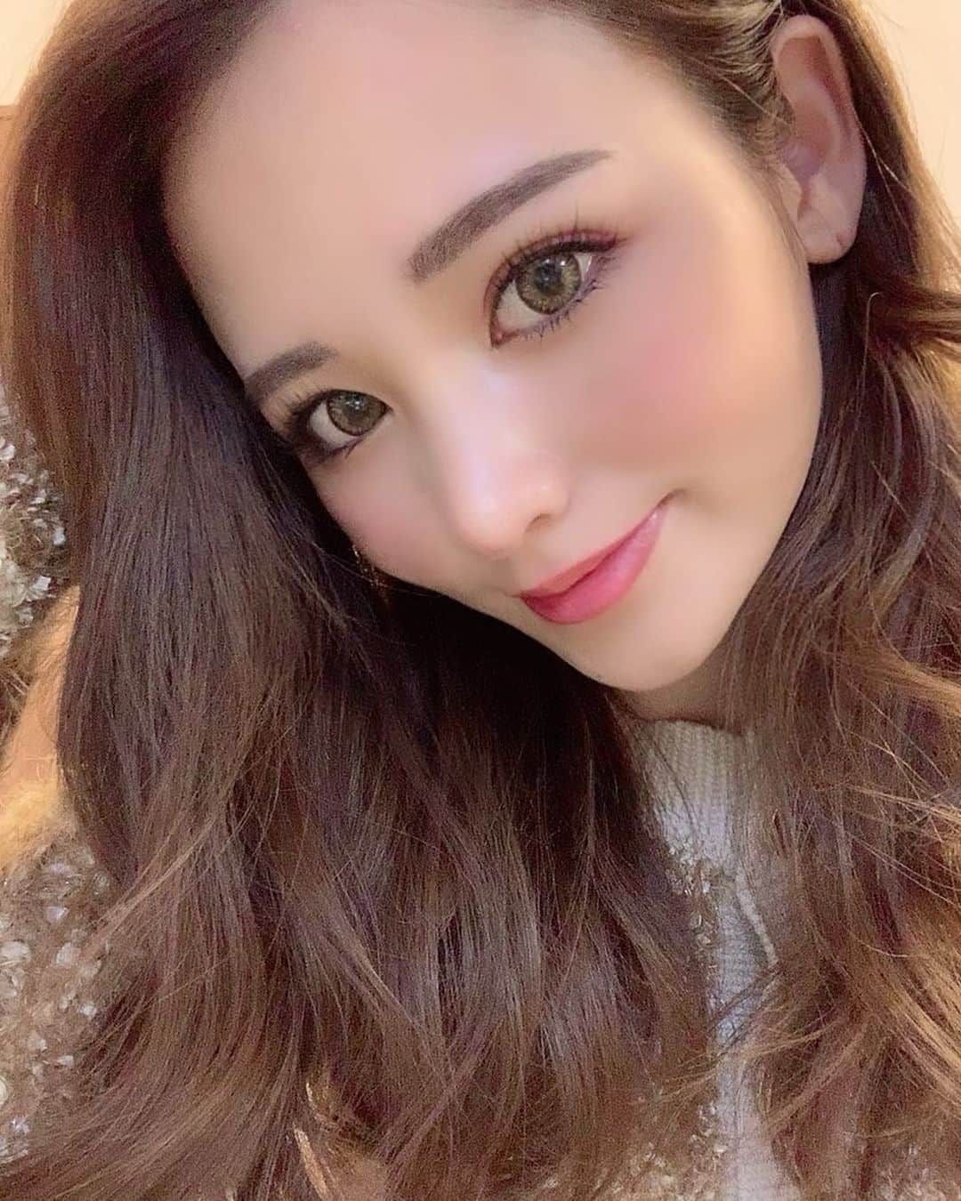 姫奈のインスタグラム：「. . パリジェンヌラッシュリフト👀 やってもらったから化粧めっちゃ楽😚 やっぱりひなの目には マツエクよりマツパの方が合うと再確認♡ マスカラ塗ると皮膚についちゃうから 根元らへんしか塗ってないくらい 睫毛ぱっちりあげてくれた ⤴︎❤︎ . いつも優しくて面白い @parkbytokyo_kanae さん指名で やってもらってるよ 🌈✨ いつもありがとうございます🎀✨ . . . #パリジェンヌラッシュリフト #パリジェンヌ #睫毛パーマ」