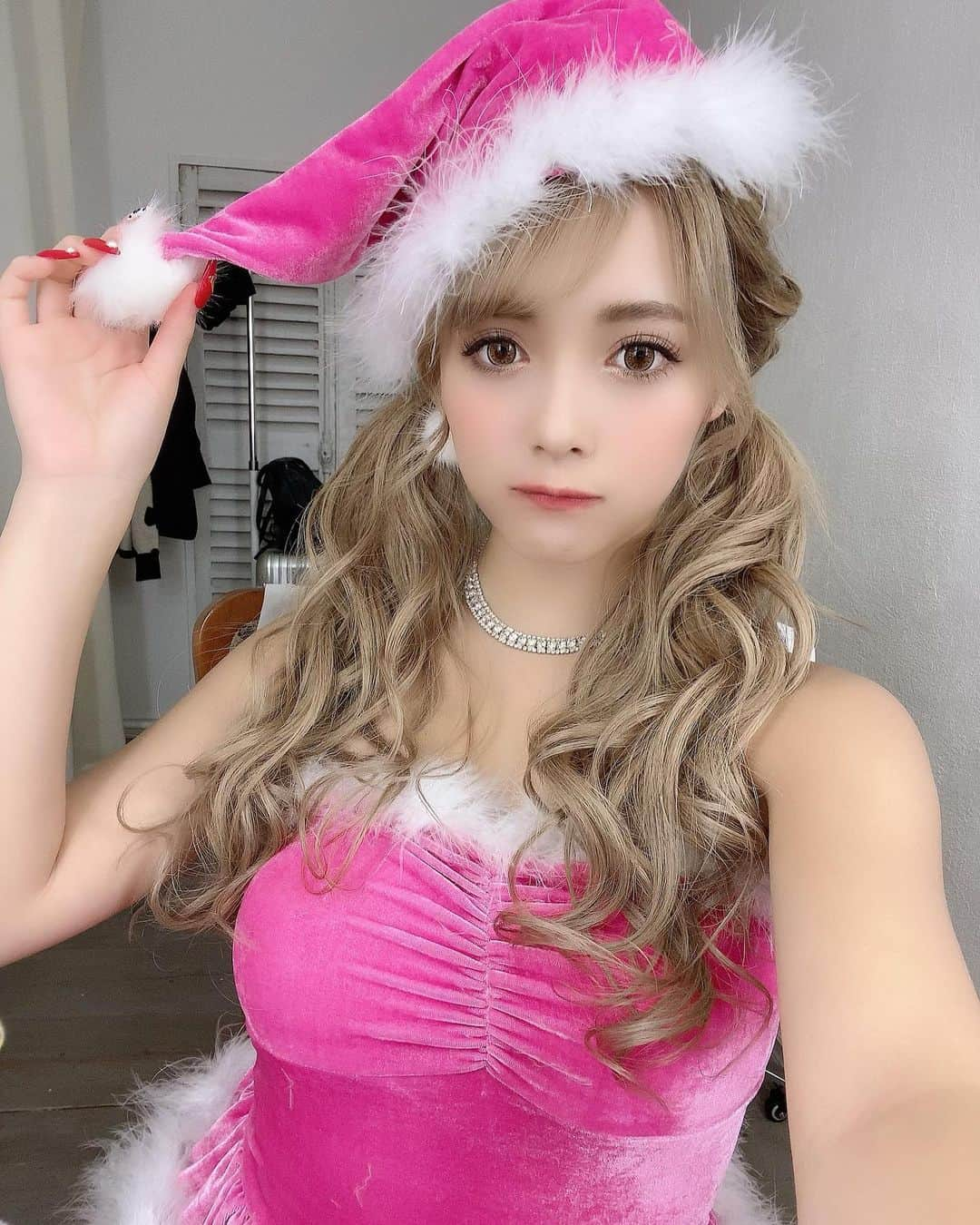 NATSUNEさんのインスタグラム写真 - (NATSUNEInstagram)「🎅🏼🎀💗💭  @ryuyu_dressshop さんの 新作サンタコス楽しみにしててね✨」10月14日 21時12分 - natsune__72