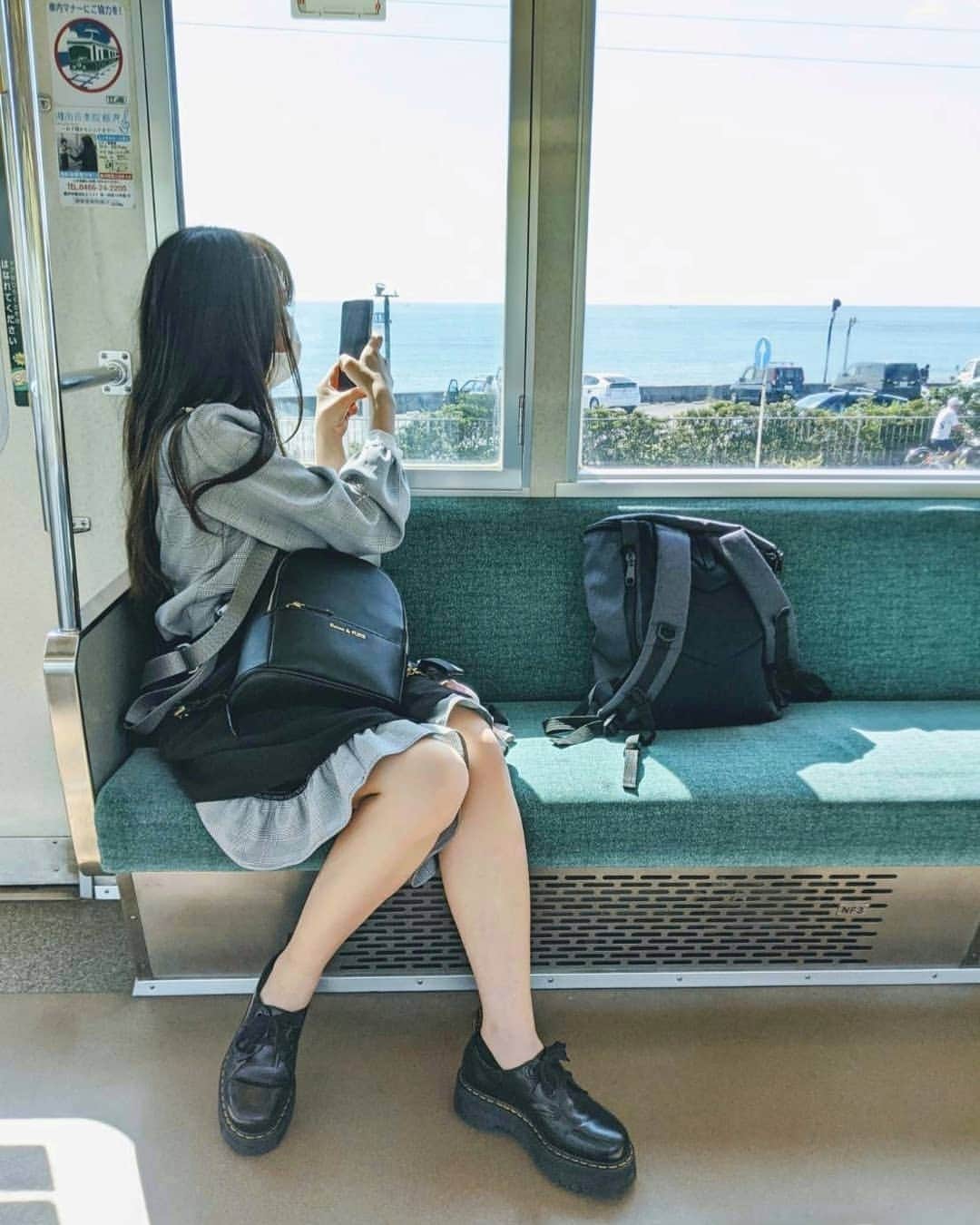 あれれんさんのインスタグラム写真 - (あれれんInstagram)「これぞ江ノ電 #ポートレート#ポトレ#カメラ#カメラ女子#ポトレ女子#写真好きな人と繋がりたい#写真撮ってる人と繋がりたい#カメラのある生活#カメラ部#江ノ電#igersjp#instagood#instagramjapan#camera#portrait#team_jp_東#team_jp_#ig_photo#japan#train#japaneseculture」10月14日 21時13分 - arerennn