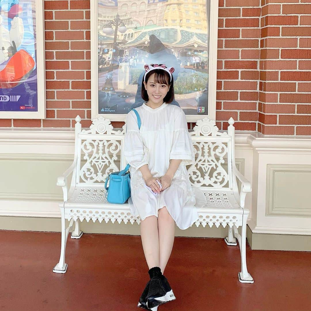 森田真理華さんのインスタグラム写真 - (森田真理華Instagram)「Disney Land🌈 昨日高校時代からの親友と行ってきました🪐 ミニーのスタイルスタジオとベイマックスのハッピーライドの抽選に当たったよ🤤残念ながら美女と野獣の乗り物は当たらず🥺でもとってもたのしかったー🪐💕 . 今回はマリーちゃんのカチューシャにしました🐱 . . #Disney#tokyodisneyland  #disneyland #ディズニーランド #ディズニー　#マリーちゃん #ミニーのスタイルスタジオ  #ベイマックスのハッピーライド  #ベイマックス#ディズニーバウンド#ディズニーコーデ」10月14日 21時17分 - marika__morita