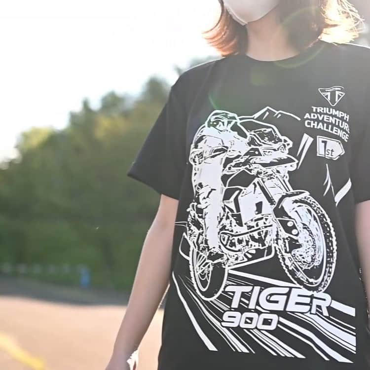 のインスタグラム：「第1回TRIUMPH ADVENTURE CHALLENGE (TAC) in 長野 の イベント動画をトライアンフジャパンYouTubeチャンネルに公開しました！ 多くのトライアンフアドベンチャーライダーにご参加いただき大いに盛り上がりました！  プロフィールのリンクよりご覧ください。  #TriumphOfficial #トライアンフアドベンチャーチャレンジ　#ForTheRide #タイガー900 #トライアンフはかっこいい #バイク #バイク好きな人と繋がりたい #バイクのある風景 #バイクが好きだ#バイク好き #バイク乗りと繋がりたい #理想のライドがそこにある#triumph #トライアンフ乗りと繋がろう2020秋」