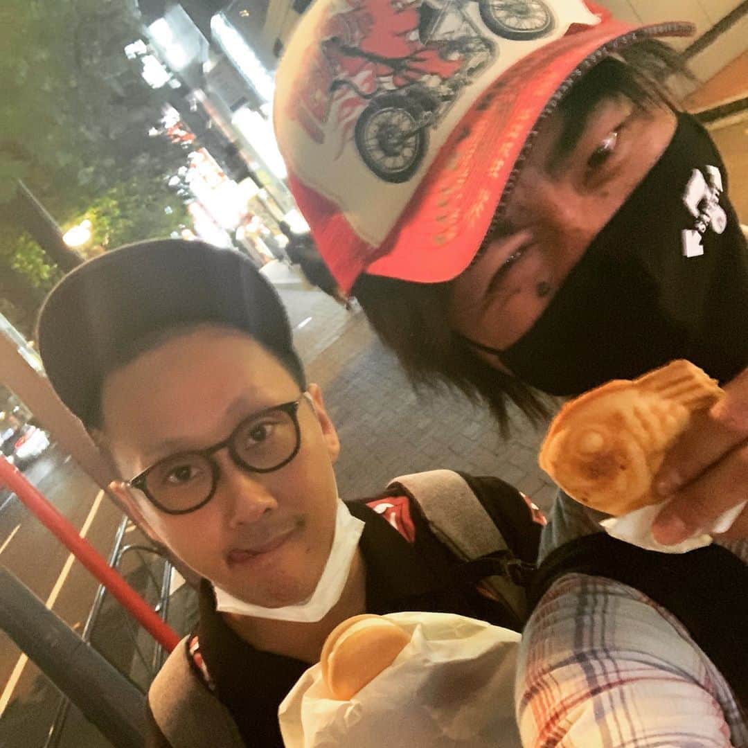 のインスタグラム：「ダイエット中のモリタク。会う前すでに一食食べてきてて、食べれないって言ってもつい食べてしまうのは服のデザインのせい」