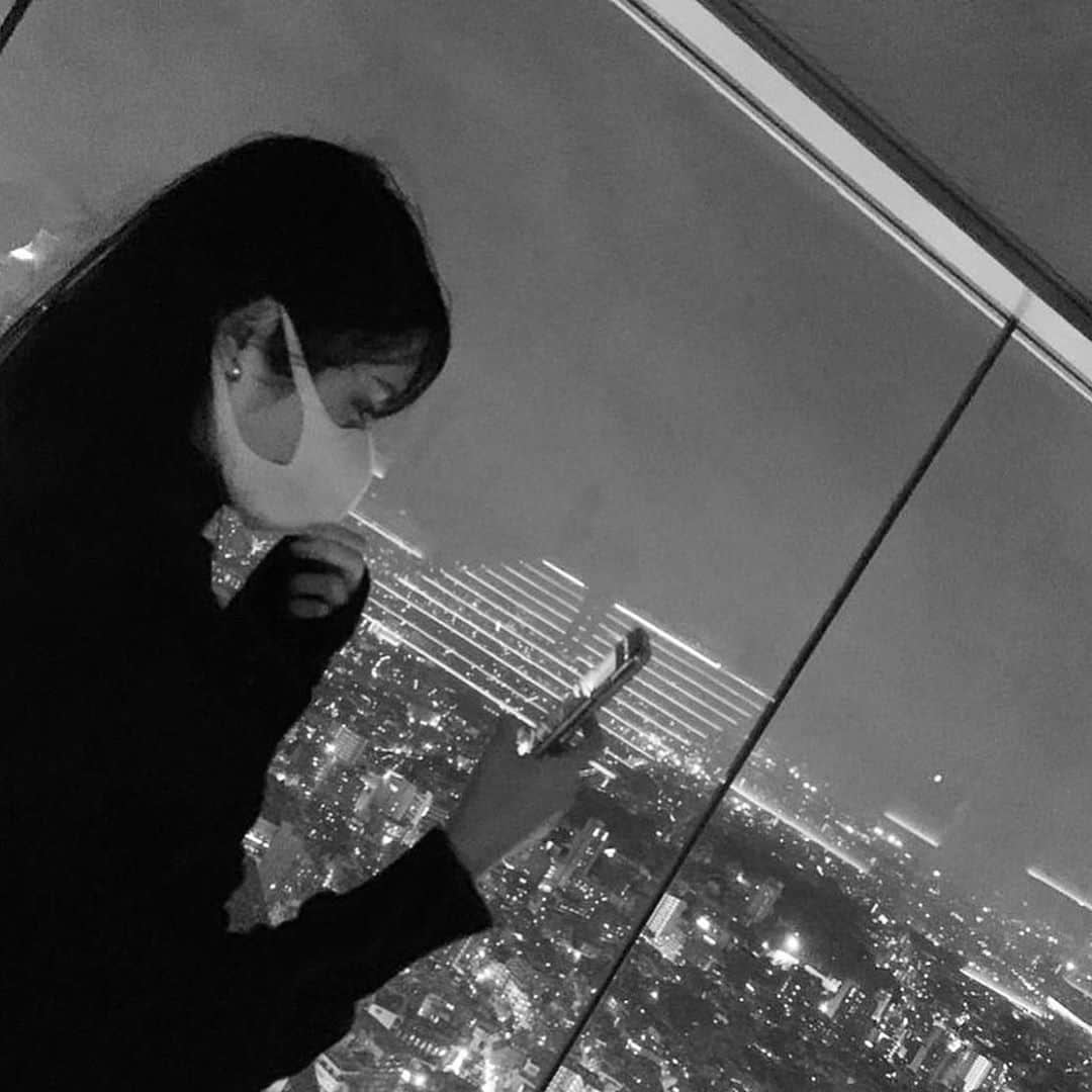 水谷果穂さんのインスタグラム写真 - (水谷果穂Instagram)「小雨&強風 でも夜景は綺麗でした🌉🌝🤍」10月14日 22時00分 - kahomizutani_official