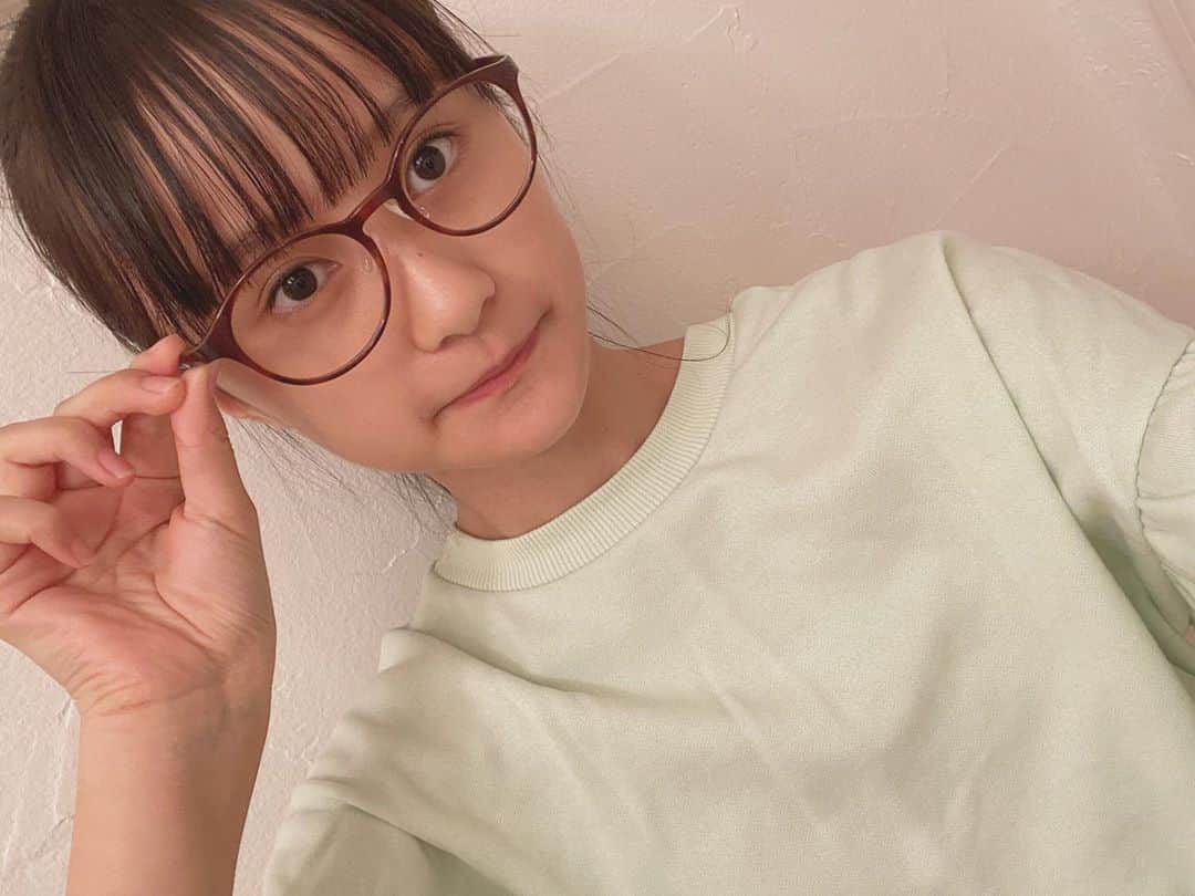 りょう（民謡ガールズ）さんのインスタグラム写真 - (りょう（民謡ガールズ）Instagram)「今日からメガネ女子です🙋‍♀️  #メガネ #メガネ女子  #見やすい #WAWAWA #lfl #i4i #instalike #instagood  #glass #good #follow #goodnight」10月14日 22時01分 - wawawa_ryo