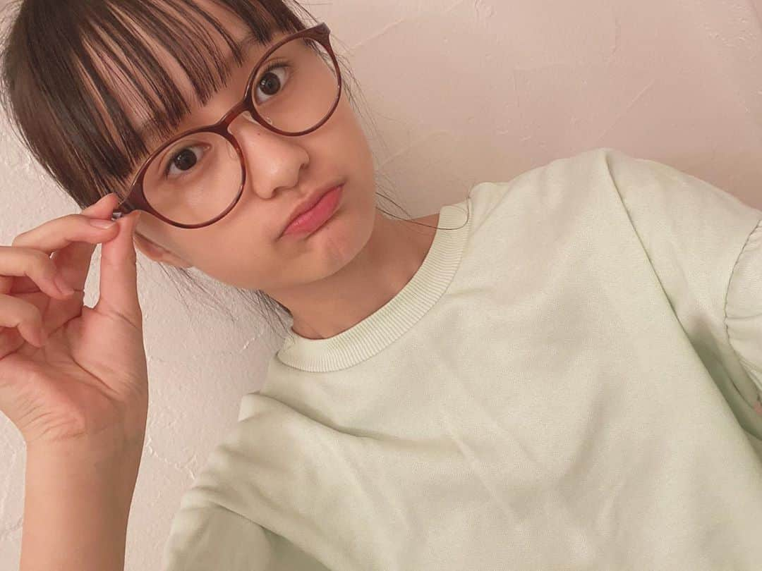 りょう（民謡ガールズ）のインスタグラム：「今日からメガネ女子です🙋‍♀️  #メガネ #メガネ女子  #見やすい #WAWAWA #lfl #i4i #instalike #instagood  #glass #good #follow #goodnight」