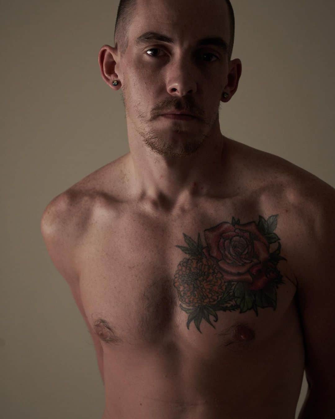 カーター・スミスのインスタグラム：「14 OF 31 - Been a bit of a crazy busy day. I’ll get back to the narrative tomorrow. . Until then.... . Here’s  Kenny. . 14 of 31 KENNY for @all_the_dead_boys  .」