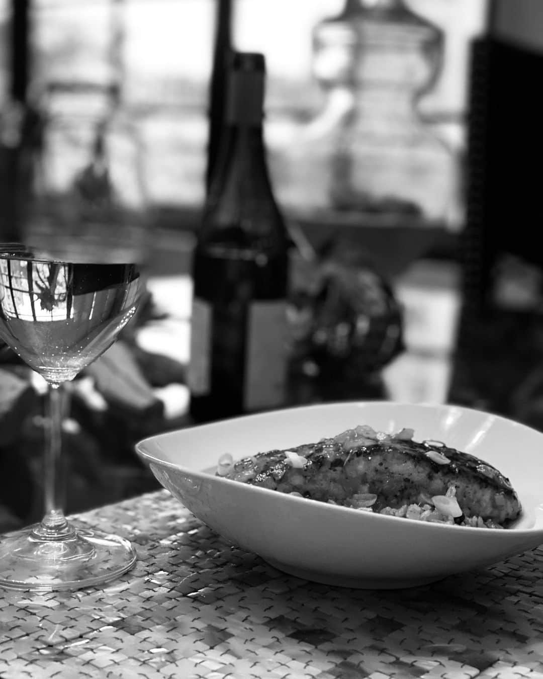 カーメロ・アンソニーのインスタグラム：「A special glass of wine makes a great meal even better. What's your favorite wine and meal pairings? Subscribe to the newsletter to find out some of mine. Hit the link in bio. #WhatsInYourGlass # STAYME7O」