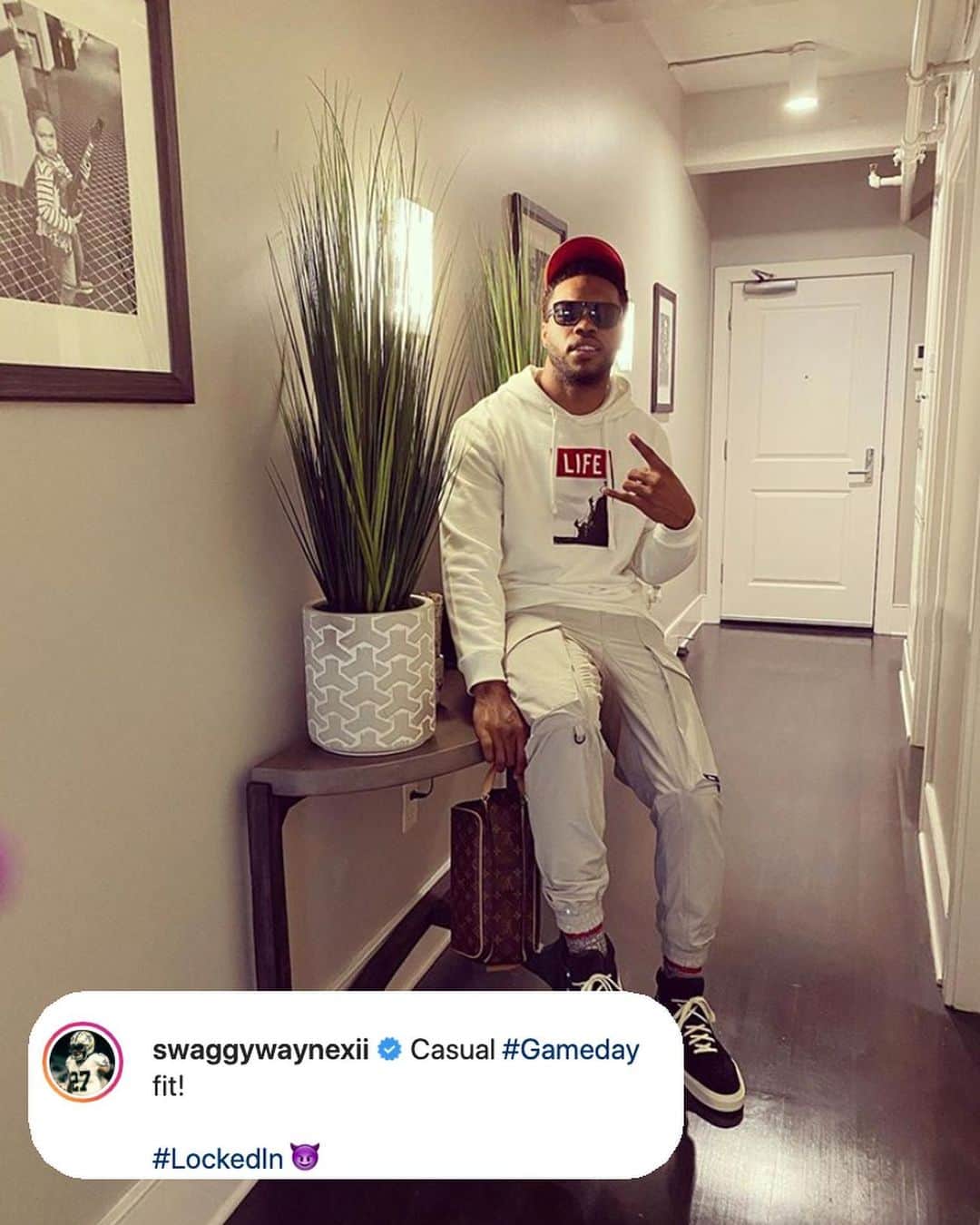 ニューオーリンズ・セインツさんのインスタグラム写真 - (ニューオーリンズ・セインツInstagram)「Showing our celebrations and gameday fits this week in #Saints on Social 🤟📲 More in our bio 🔗」10月15日 7時37分 - saints