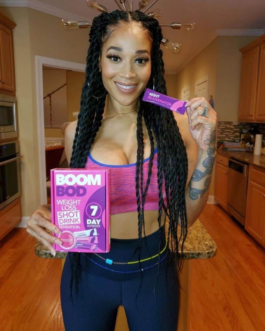 ミミ・ファウストさんのインスタグラム写真 - (ミミ・ファウストInstagram)「#Ad HELLO GOALS @boombod is absolutely AMAZING! I love their product, it truly was the lifesaver I needed 🙌! If you’re thinking about purchasing it I would definitely recommend it, a 10/10. I’ve lost all my cravings for those naughty late night snacks 👉 Kickstart your weight loss journey TODAY with BOGO FREE at boombod.com 💥」10月15日 7時48分 - mimifaust