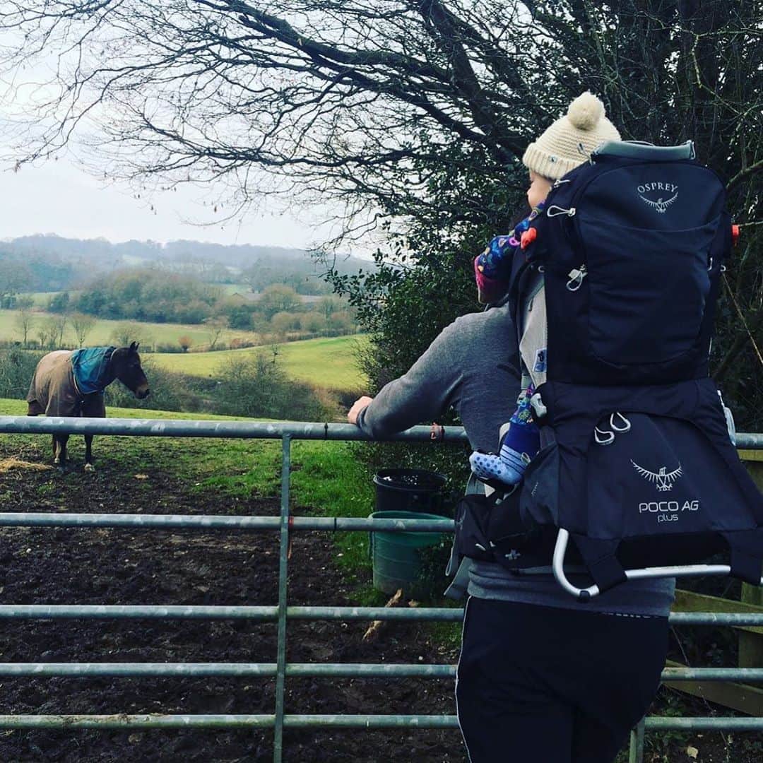 のインスタグラム：「Get out of your head and get into your heart. Think less, feel more. 📷 by: @mrdavidwatkins  Featured pack from the Poco AG Series  #ospreypacks #wildmoments」