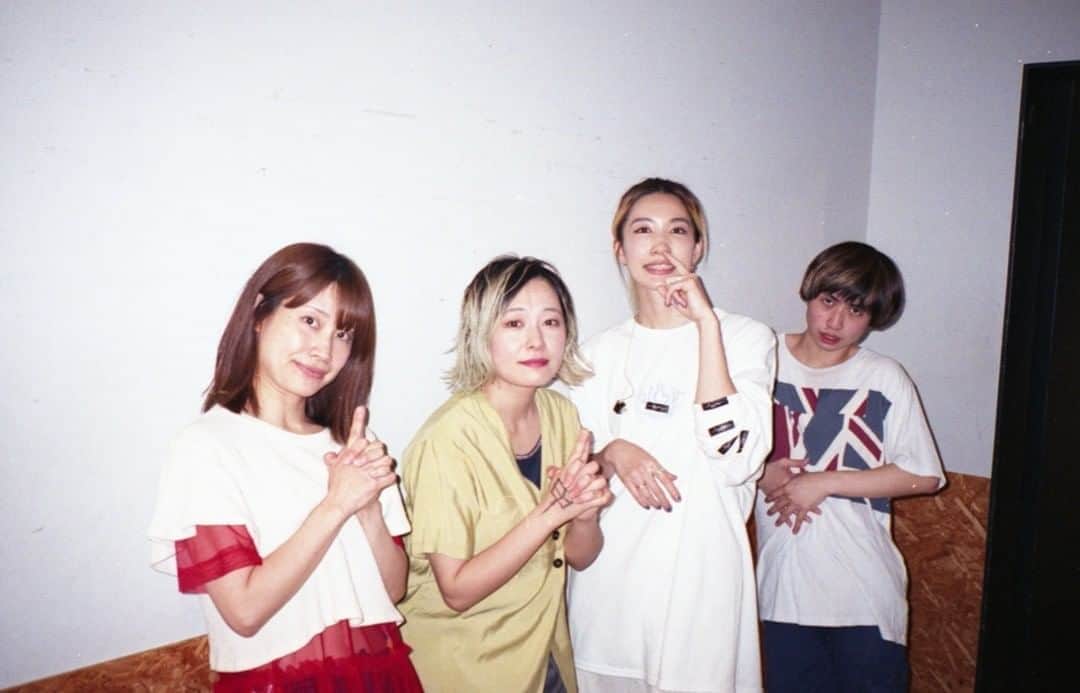 tricotさんのインスタグラム写真 - (tricotInstagram)「#爆祭2020  #Candidphoto #tricot #tricot_band  #contaxt3  #filmphotography  #venus800」10月15日 8時19分 - tricot_band_jp