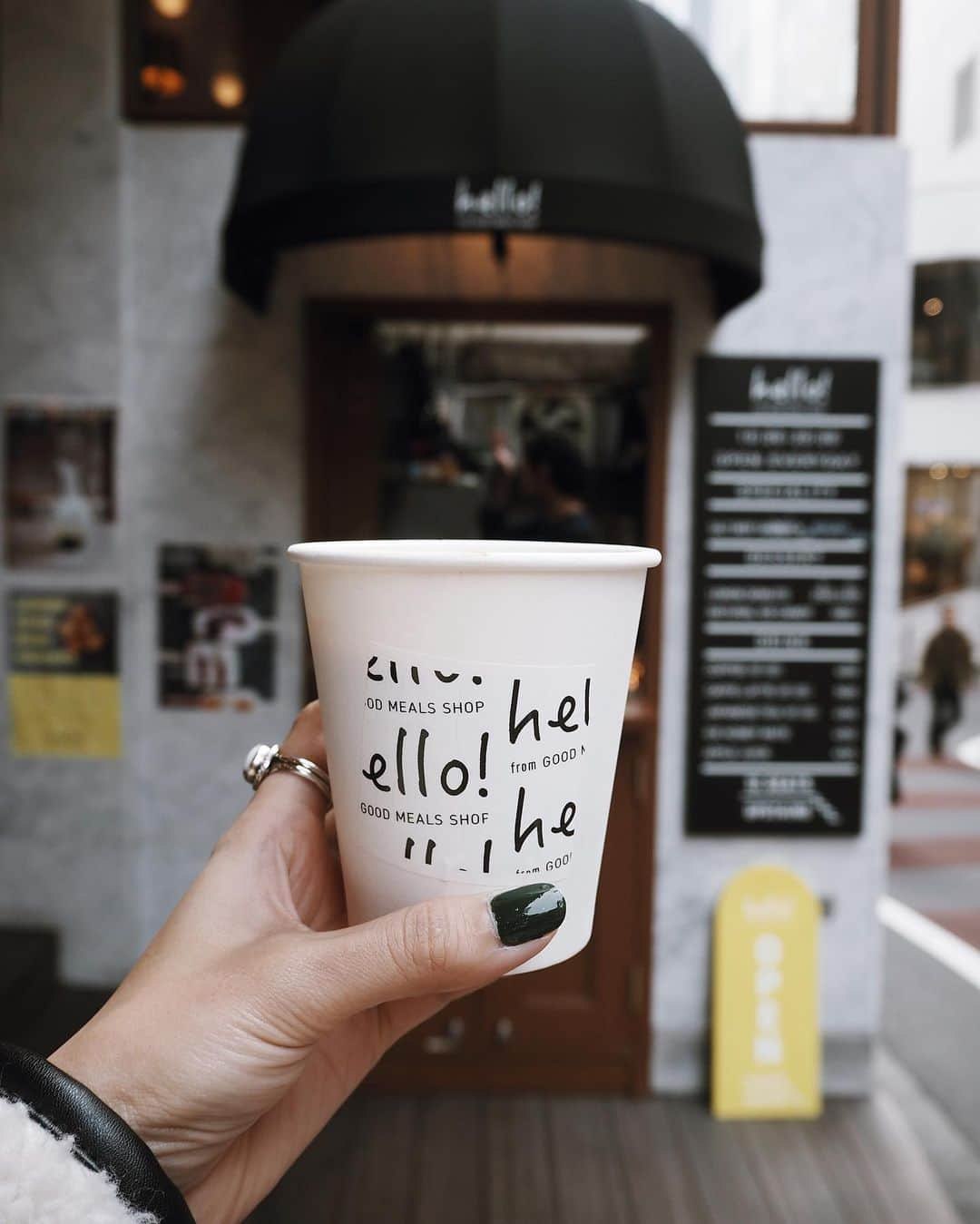 C A F E L O V E Rさんのインスタグラム写真 - (C A F E L O V E RInstagram)「hellofromGOODMEALSSHOP// 渋谷 神南エリアにあるコーヒースタンド☕️ 落ち着く雰囲気のイートインスペースがあり気軽に立ち寄りたいお店♡ ㅤㅤㅤㅤ @hello.shibuya  #hellofromGOODMEALSSHOP #ハローフロムグッドミールズショップ  ※営業状況やメニューなど詳細は、 各アカウントでご確認ください それぞれができる形で大好きなカフェを応援しよう！ #コロナフードアクション」10月15日 8時48分 - _cafelover_