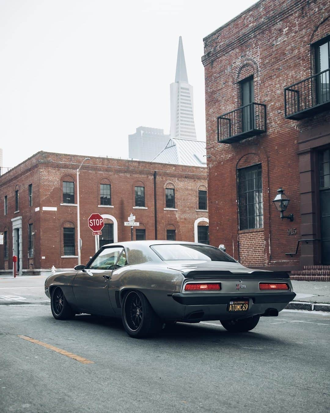 Classics Dailyさんのインスタグラム写真 - (Classics DailyInstagram)「#ClassicsFeature _____ @atomc69 with the 1969 Camaro looking hard AF 📸: @gelstang _____ #classiccar #musclecar #hotrod #protouring #prostreet #restomod #classicsdaily #streetrod #streetcar #customcar #hotrods #streetrods #chevrolet #camaro #1969camaro #69camaro #protouringcamaro」10月15日 0時02分 - classicsdaily