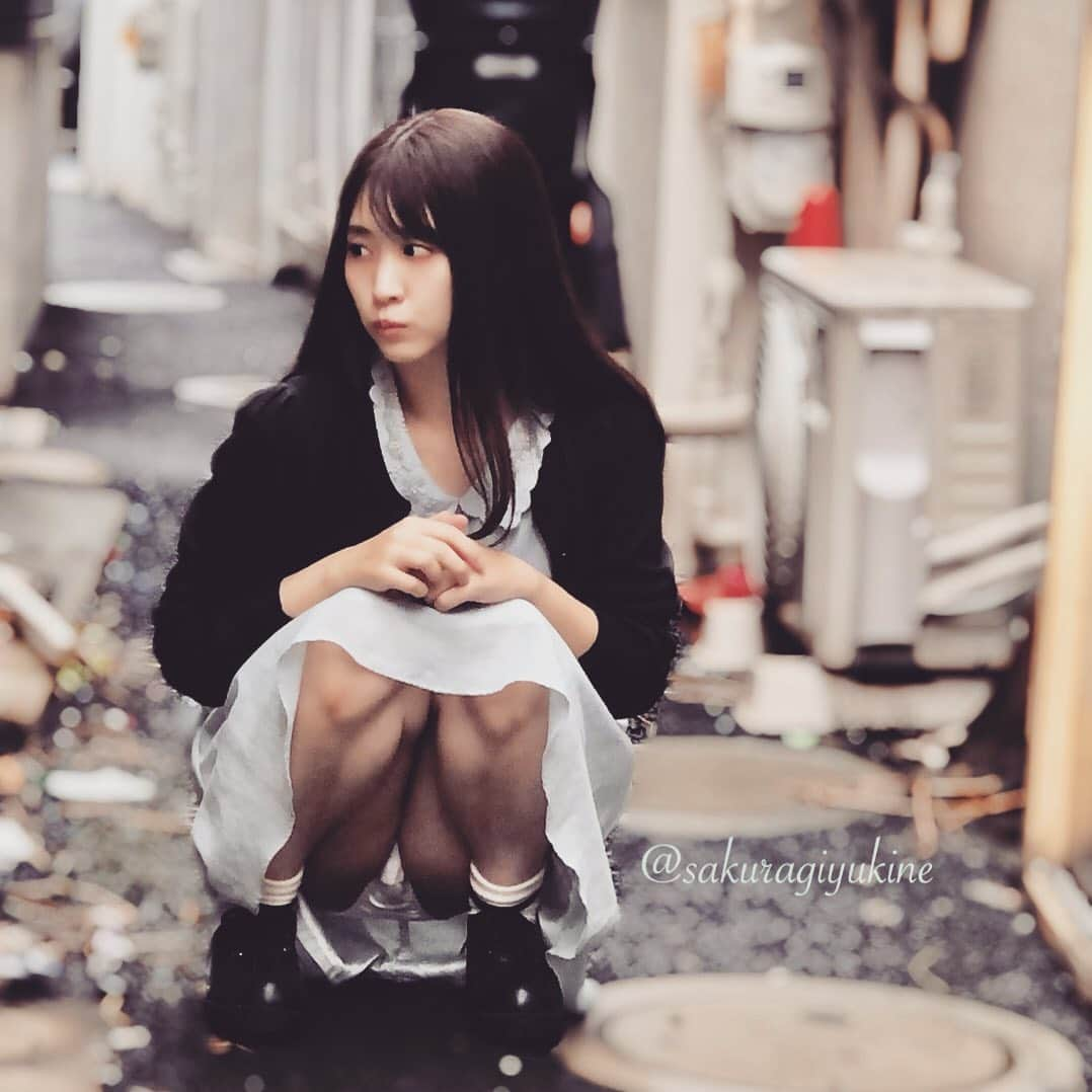 桜木優希音さんのインスタグラム写真 - (桜木優希音Instagram)「かまってほしくて…(๑- ₃ -๑)♡   💙 #ちらり #ちょこんと #しゃがみ女子 #色白 #ランジェリー  #lingerie #可愛い #かわいい #backshot #美女 #美人 #美脚 #美腿 #目指す #tagsforlikes #japanesegirl #tokyogirl #instalikes #お出掛けしたい #ワンピース #ロングヘアー #秋 #1日お疲れ様 #寒い #人肌恋しい #路地裏 #すねる #ぷぅ #かまってちゃん」10月15日 0時10分 - yukinsaky__