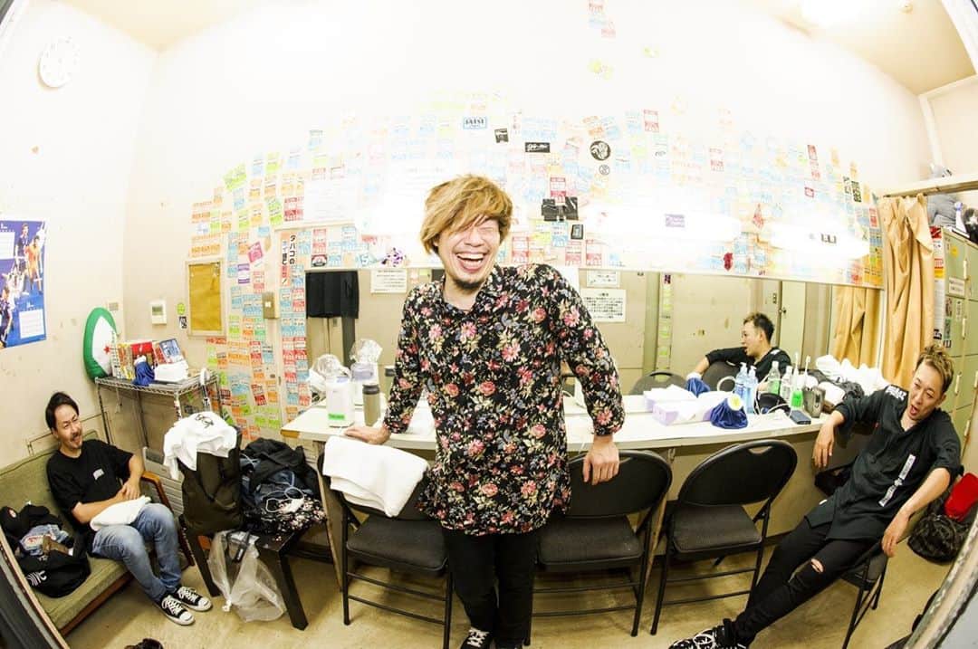 こーいちのインスタグラム：「ツアー初日京都MUSE終了。 そして ライブハウスただいま！ ほなツアー行ってきまーす！  photo by @ninjajon」