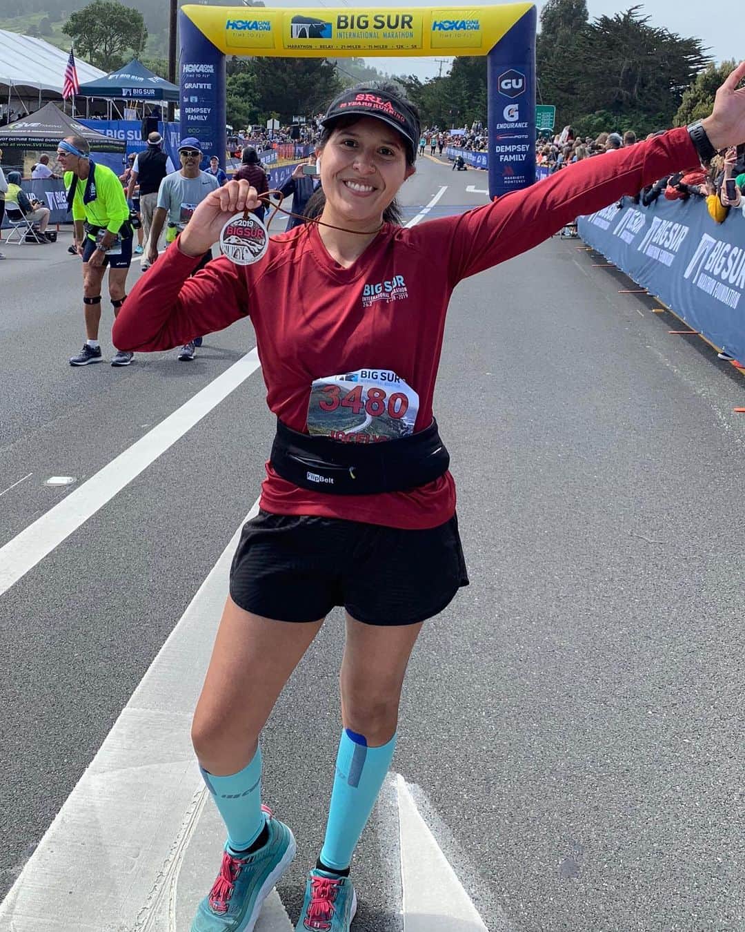 ホカオネオネのインスタグラム：「“My name is Jocelyn Rivas, I live in Los Angeles, CA. I was born in El Salvador with a broken back, neck and feet. Due to limited resources in El Salvador, surgery was not an option. The doctors informed my mom that I would not live past a year, but a miracle happened, and my body started to fight back and after 1.5 years, my body was healed. I spent my first 5 years of life going in and out of the hospital with different medical issues.   In my high school, there was a program called Students Run Los Angeles that helped underserved students run the LA Marathon. I cheered at the LA Marathon in 2013 and saw people of all different ages (12-70) running the marathon, it inspired me. I then asked my mom if I could join the program and she told me I couldn't run a marathon because I still live with pain from my back and neck. I decided to be a rebel and still show up to training. At that point, my motivation was to prove my mom wrong. In March 2014, I did cross that finish line and I unexpectedly fell completely in love with marathons and how much I had grown as an individual.  I'm currently running to break 2 Guinness World Records: Youngest Person to Run 100 Marathons and Youngest Woman to Run 100 Marathons. I would also like to break the record of becoming the Youngest Latina to Run 100 Marathons, which is unrelated to the Guinness World Record. Currently Covid-19 has cancelled or postponed all my races, but I still have time until 2022 to achieve this goal. I am currently at marathon 64 and I was hoping to achieve marathon 100 by the end of this year running my usual 2-5 marathons a month.  I want to continue inspiring my community, inspire others to stay active or begin their health journey. I want to be an example that little girls in my community can follow. I never had anyone I could look up to when I was young. I feel very fortunate to be able to run, even if I struggle with the pain through my runs. It makes me feel alive.   One message I want to share with the world is fight for your dreams and your dreams will fight for you.”   - Jocelyn Rivas (@joselinthewarrior) #HumansOfHOKA #TimeToFly​」