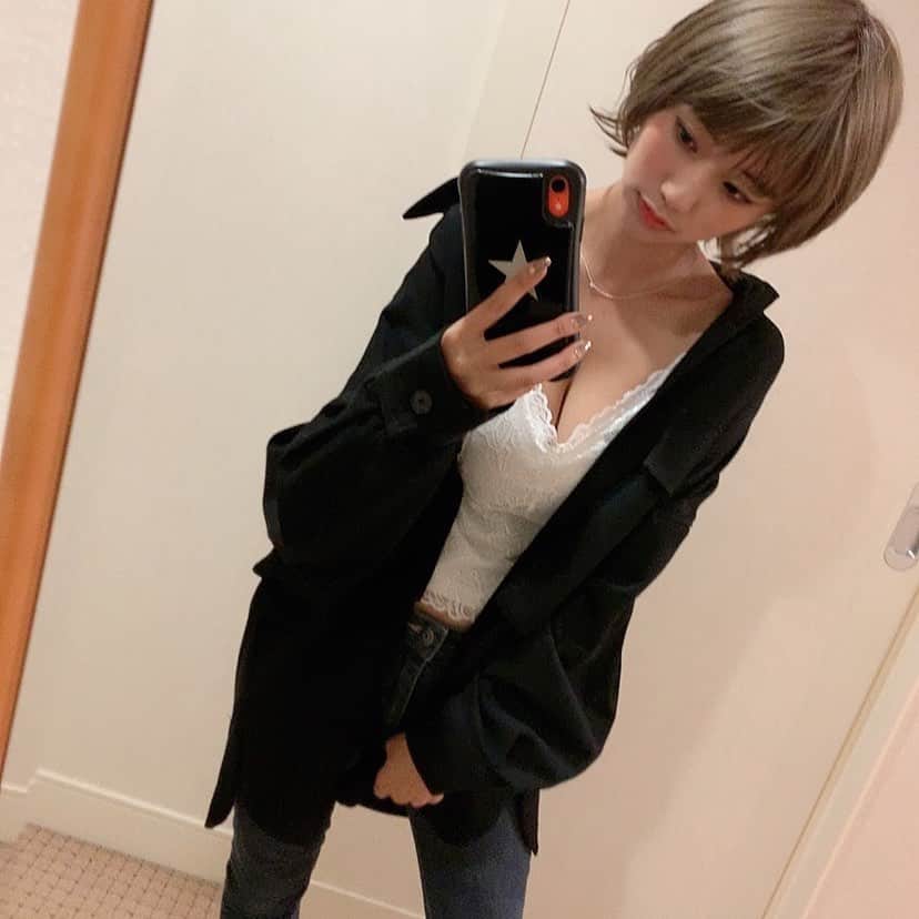 ななせ結衣のインスタグラム：「肩を落とすを覚えたななせlv1 . . 私は来年までにおしゃれを 沢山覚えます🥺💕 .  #gravureidol #photography  #グラビア  #glamour #gravure #sexy #sexyhot#asian#asianbeauty#Japanese#girl#instagood #ig#ig_japan#igers#picoftheday  #性感內衣 #内衣 #泳衣  #泳衣系列  #얼스타그램#일본#섹시#일상#소통#팔로우#赞#粉我#性感的」