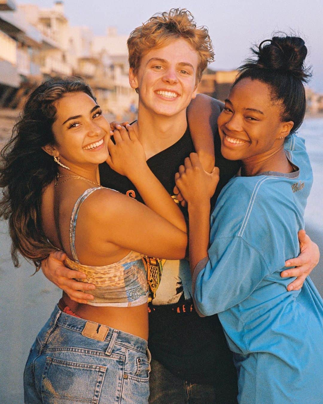 Bryant Eslavaのインスタグラム：「/ COMMENT “❤️” IF YOU’RE READING THIS • check out my editing app: @everbloom 🌸」