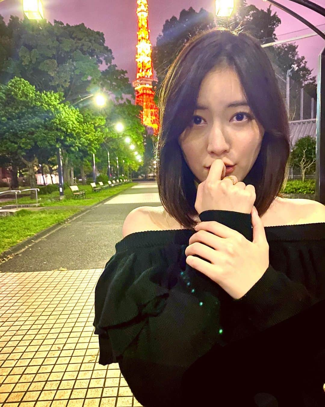 松井珠理奈さんのインスタグラム写真 - (松井珠理奈Instagram)「Do you have any memories of Tokyo? 🗼 初めて東京に来たときは、小学生でした。 ドキドキしながら先輩達の中に飛び込んだ私。 子どもだった私をここまで成長させてくれた皆様との出会いに感謝しています。  #japan  #tokyo  #tokyotower  #jurinamatsui  #fashion #photooftheday  #love  #thankyou  #東京 #東京タワー  #ありがとう #感謝  #ファッション #🗼」10月15日 0時43分 - jurinamatsui3