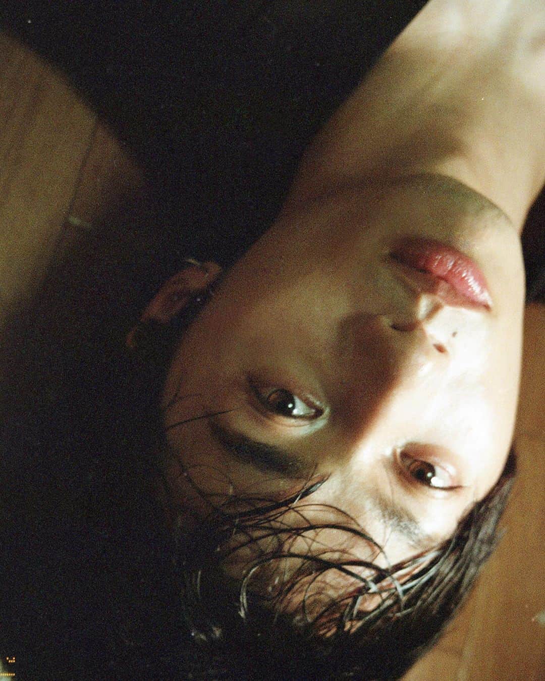 のインスタグラム：「瞬く間の一年で誕生日を迎えました✨  どうも、26歳です☺️」