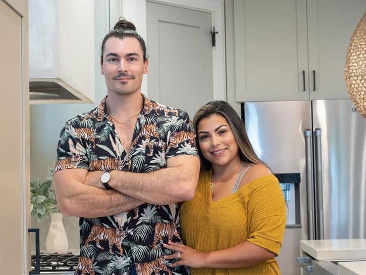HGTVさんのインスタグラム写真 - (HGTVInstagram)「The couple that thrifts together, builds together. 🤗 Bianca and Ryan Clark brought their personalities to this new build outside Atlanta, Georgia, and we're in love! 😍 Bianca and Ryan outfitted their new home with pieces they picked up together while thrifting and antiquing (plus a few new pieces, too). 🏡 Take the full tour of their creative and cozy home at the link in our profile. 🔝 ⁠⠀ ⁠⠀ #design #interiordesign #hometour #atlanta #thrifting #antiquing #midmod」10月15日 1時04分 - hgtv