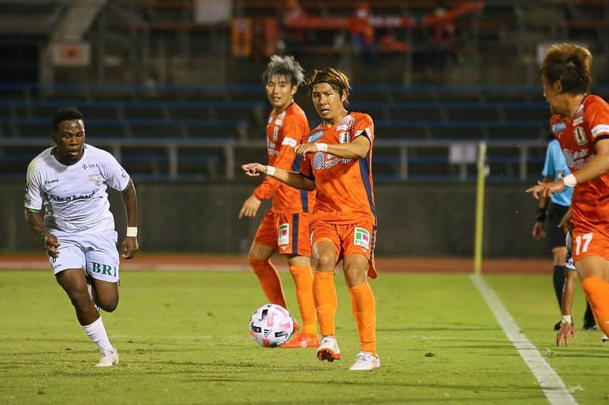 愛媛FCさんのインスタグラム写真 - (愛媛FCInstagram)「Today's match result🍊 愛媛 1-4 東京V LOST…  次節は、10/21（水）19：00 🏟#ニンジニアスタジアム 🆚#V・ファーレン長崎  一つ一つ、一歩一歩。  #dazn  #Jリーグ #明治安田生命j2リーグ  #ehimefc  #愛媛fc」10月15日 1時16分 - ehimefc12