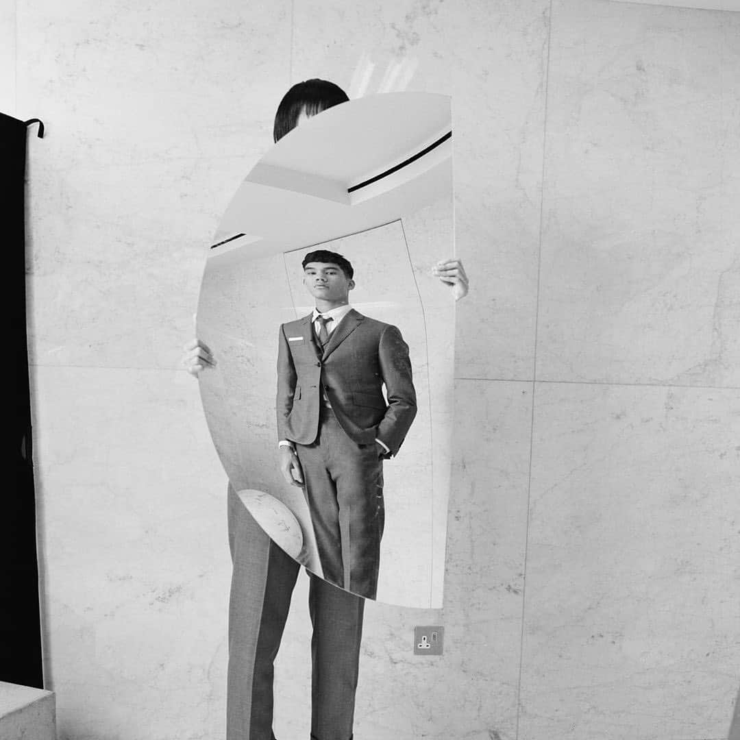 レクレルールのインスタグラム：「THOM BROWNE AW20 Mirror, mirror...Thom Browne uniform.  Discover new arrivals for men & women in store and on leclaireur.com  Ph @campbelladdy #Leclaireur #LeclaireurBoissy #conceptstore #thombrowne #tailoring #aw20」