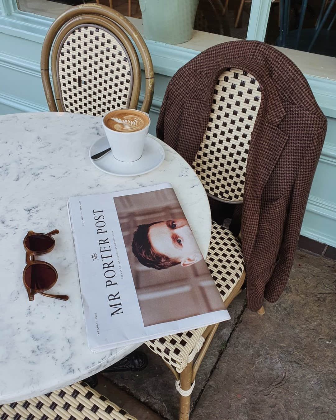MR PORTERのインスタグラム：「Go on, take your coffee break. Head to the link in bio to get your very own copy of The MR PORTER Post, available now at no cost to current customers and subscribers 🗞️ #MRPORTERPost 📸 @mrjohnnysands」