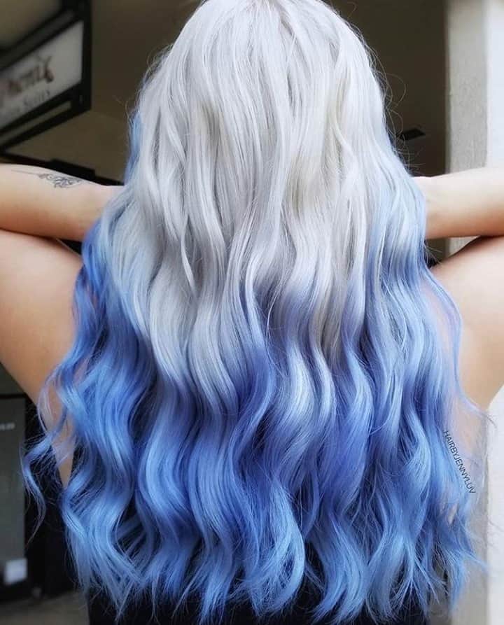 CosmoProf Beautyさんのインスタグラム写真 - (CosmoProf BeautyInstagram)「When your hair matches the clouds☁⁣ ⁣ We're loving this beautiful blue by @hairbyjennyluv⁣ ⁣ Products used:⁣ @guytang_mydentity Big 9 Creme Lightener⁣ @olaplex No.2 Bond Perfector⁣  Mydentity Titanium, MyRefresh Silver Pearl Color Conditioner, Arctic Blue and Lavender Lust⁣ ⁣ Save 20% on Mydentity MyRefresh Color Conditioner this month at #cosmoprofbeauty where you are #licensedtocreate⁣ ⁣ #repost #guytang #mydentity #olaplex #olaplextreatment #vivids #vividhair #bluehair #bluehairdontcare #whiteblonde #coolblonde #platinumblonde #icyblonde #colourmelt #colormelting」10月15日 2時01分 - cosmoprofbeauty