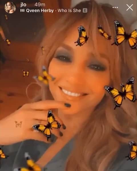 カーミンのインスタグラム：「did @jlo just serve the most babeness to my song 🤭 #whoisshe」