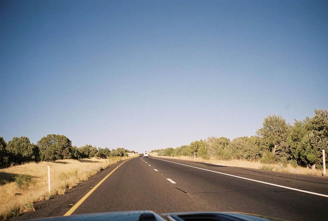 ブレッヒェ・ハイネンのインスタグラム：「Road trip 2020. 🚘 Exploring our beautiful planet🌎 . I love getting film photos back, something so special about them❣️」