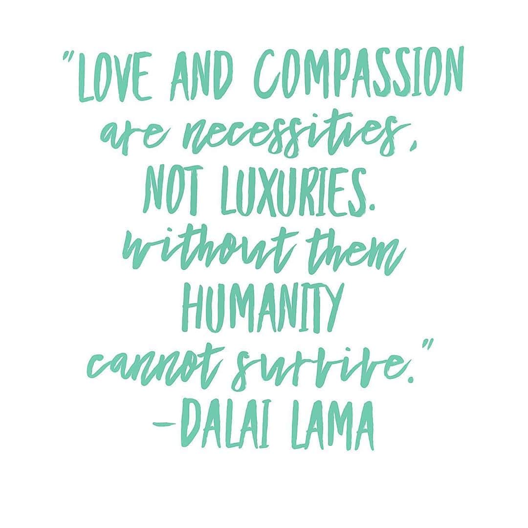 ブリアンナ・ブラウンさんのインスタグラム写真 - (ブリアンナ・ブラウンInstagram)「"Love and compassion are necessities, not luxuries. Without them humanity cannot survive." Dalai Lama 💜」10月15日 2時27分 - briannabrownkeen