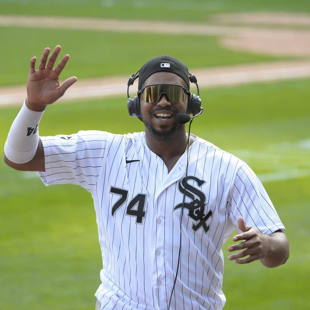 シカゴ・ホワイトソックスさんのインスタグラム写真 - (シカゴ・ホワイトソックスInstagram)「Hi Mom!」10月15日 2時28分 - whitesox