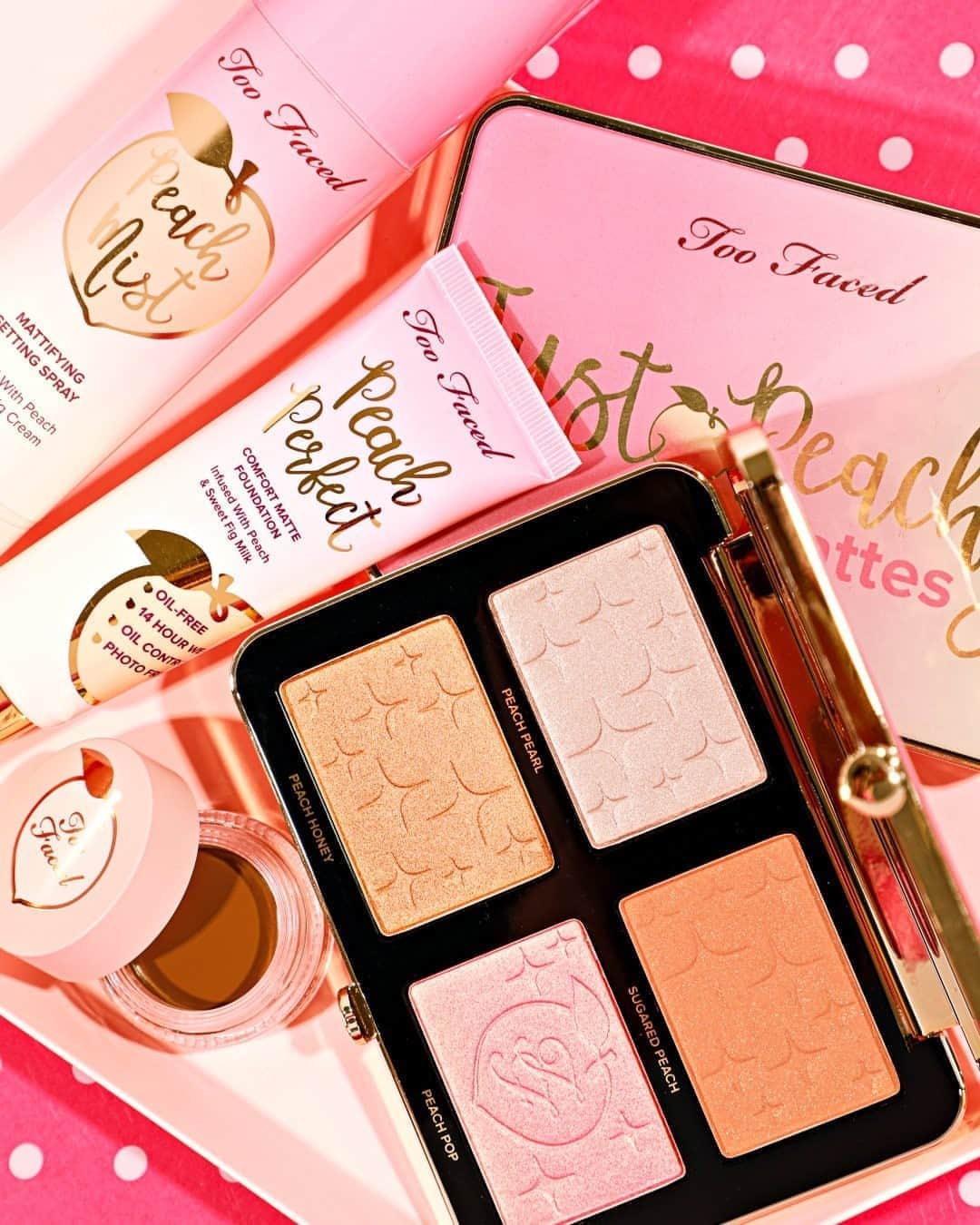 Too Facedさんのインスタグラム写真 - (Too FacedInstagram)「Lookin’ peachy is pretty effortless. 🍑 Add glamorous dimension to your peachy glam with our Sugar Peach Face & Eye Palette. Available @Sephora. #tfpeachesandcream #toofaced」10月15日 3時00分 - toofaced