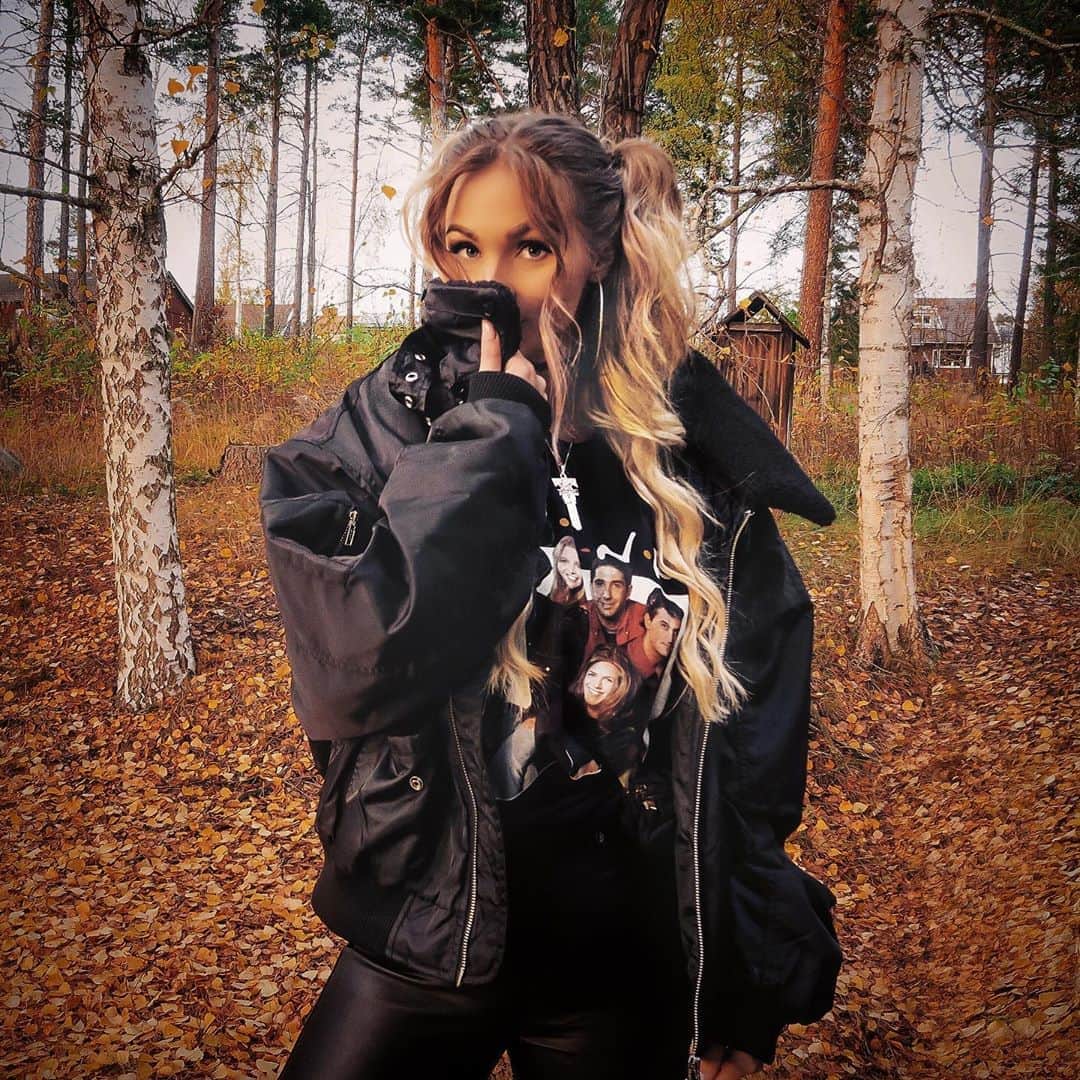 Keelaのインスタグラム：「Nu jäklar är det höst 🍁」