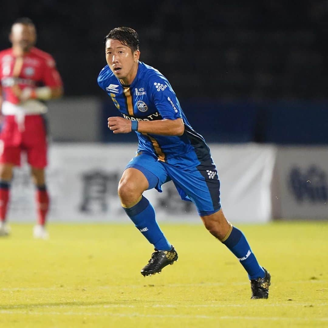 FC町田ゼルビアさんのインスタグラム写真 - (FC町田ゼルビアInstagram)「フォトギャラリー📸⚽️ ﻿ ◯ 町田 3 - 0 京都 ﻿ #酒井隆介 #平戸太貴 #中島裕希 #深津康太 #奥山政幸 #安藤瑞季 #ジョンチュングン #佐野海舟 #吉尾海夏 #髙江麗央  #FC町田ゼルビア #zelvia #Jリーグ #サッカー #スポーツ #soccer #football #JLeague #町田﻿ #町田GIONスタジアム」10月15日 3時19分 - fcmachidazelvia