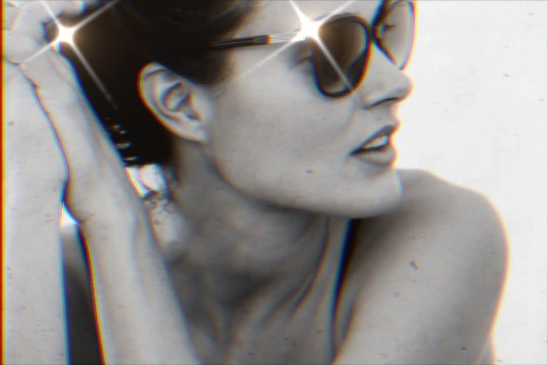 ズザンナ・ヤカボスのインスタグラム：「✨」