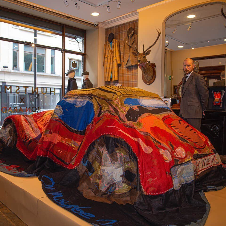 ハンツマンさんのインスタグラム写真 - (ハンツマンInstagram)「“This collaboration perfectly embodies the synthesis of art, classic automobiles and bespoke tailoring in one piece, resulting in a totally unique finished article,” said Dario Carnera, Head Cutter at Huntsman, Savile Row. “Bespoke tailoring is an art form, so to work with an artist such as Ron Arad has made for a truly special piece.”  The car and cover will be on display in 11 Savile Row until October 17th, with the exclusive car cover available to purchase on request. Can't make it to Savile Row, discover the full story over on our blog and watch this wonderful installation come to life!  #morganundercover #theartofbespoke #bespoke #huntsmansavilerow #huntsmannewyork #tailoring #britishdesign #ronarad #morgan #friezeweek #friezeweek2020 #artlovers #design #art #friezeartfair2020 #friezelondon #luxury #artistsoninsatgram #car #carsofinstagram #luxurycars #morganmotors」10月15日 3時39分 - huntsmansavilerow