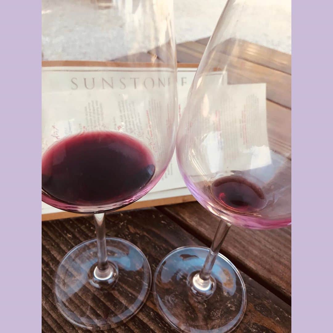 ブリアンナ・ブラウンのインスタグラム：「Enjoying California wine country. Beyond grateful my amazing hubby spoiled me with a belated bday trip away from the nonsense.  💜💜💜」