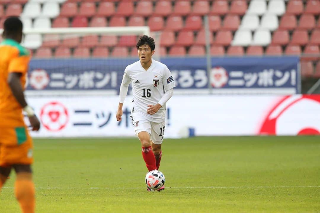 冨安健洋のインスタグラム：「無事に代表活動を終えることが出来ました。今回の活動に尽力してくださった方々ありがとうございました！ #サッカー日本代表#無失点#感謝」