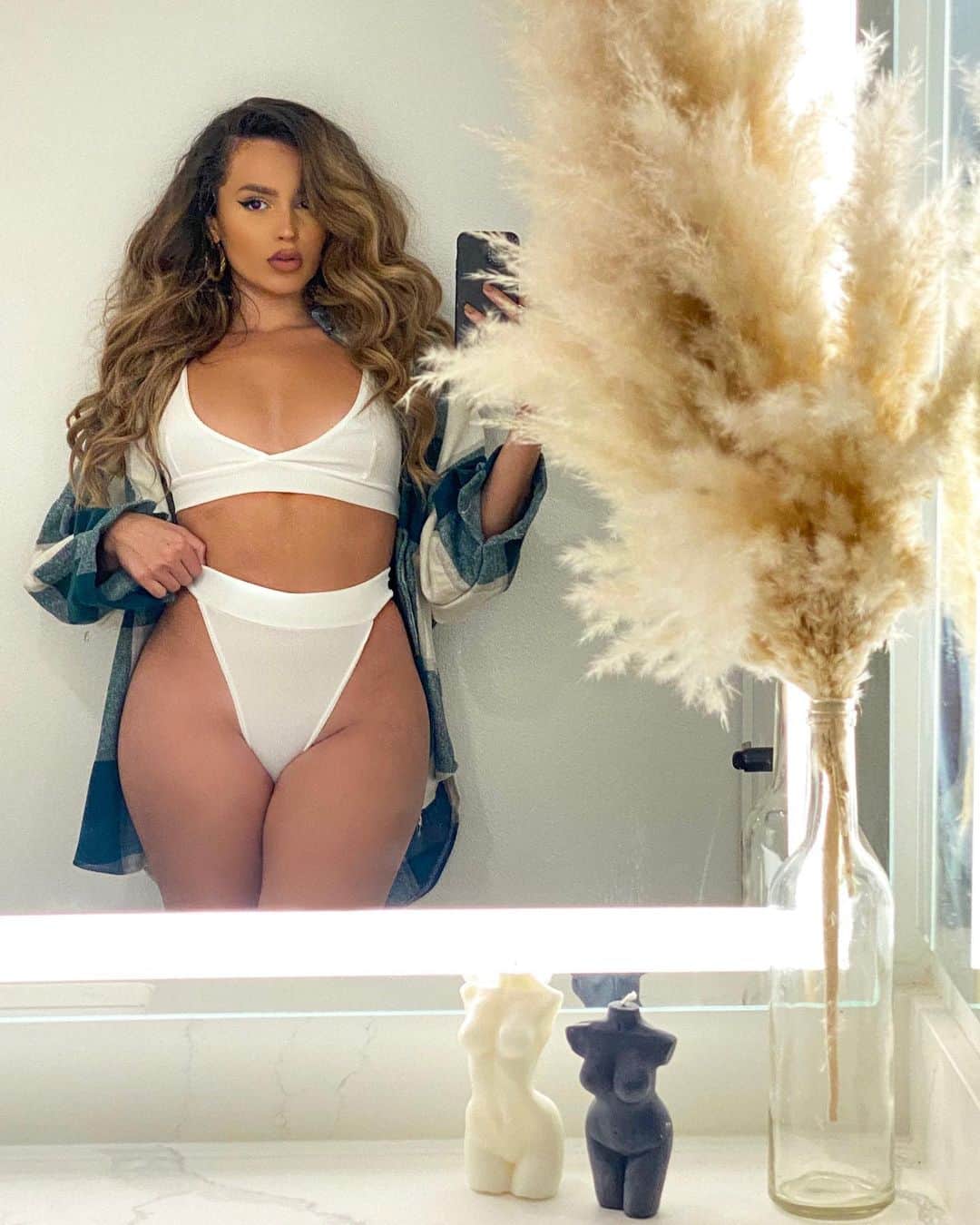 Val Mercadoのインスタグラム：「Time to heal our women, be real to our women @missyempire #missygirls」