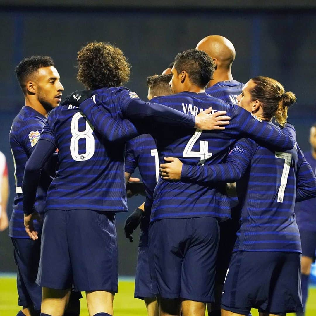 サッカー フランス代表チームさんのインスタグラム写真 - (サッカー フランス代表チームInstagram)「Les Bleus sont devant après 45 minutes de jeu (0-1) 💪🇨🇵 Encore une mi-temps pour assurer la victoire ! #FiersdetreBleus #CROFRA - 0-1 after 45'」10月15日 4時35分 - equipedefrance